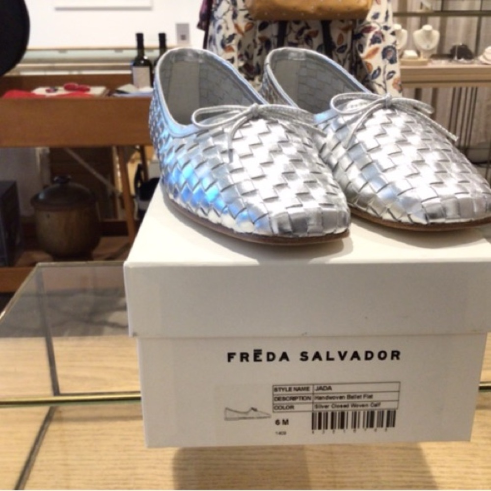 Freda Salvador Jada Metallic Silver Woven Leather Loafers - Picture 2 of 5